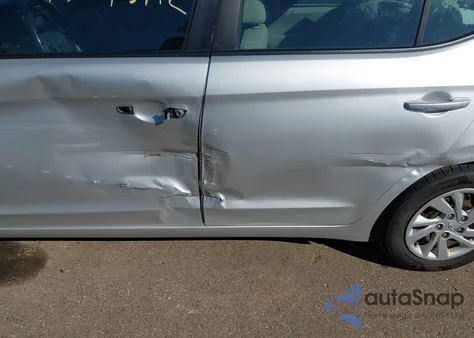 2017 Hyundai Elantra Se z USA, uszkodzony, nr VIN 5NPD74LF5HH112053